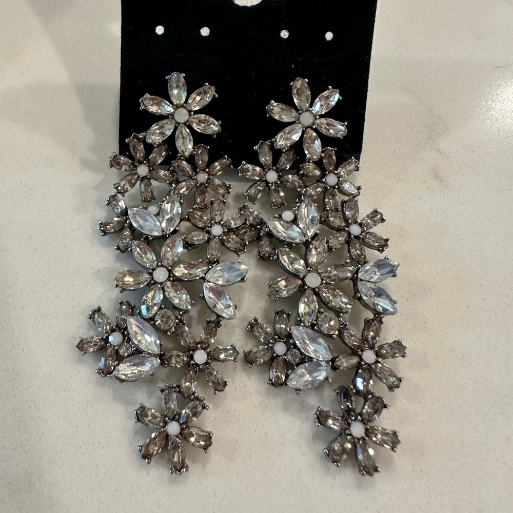 Loft NWT earrings